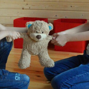 Amener les enfants à gérer par eux-mêmes et sans violence leurs conflits